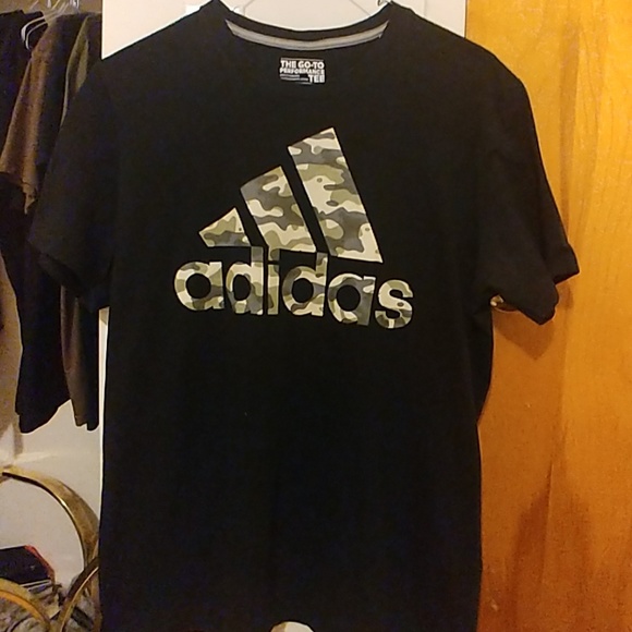 Adidas t shirt - Picture 1 of 2